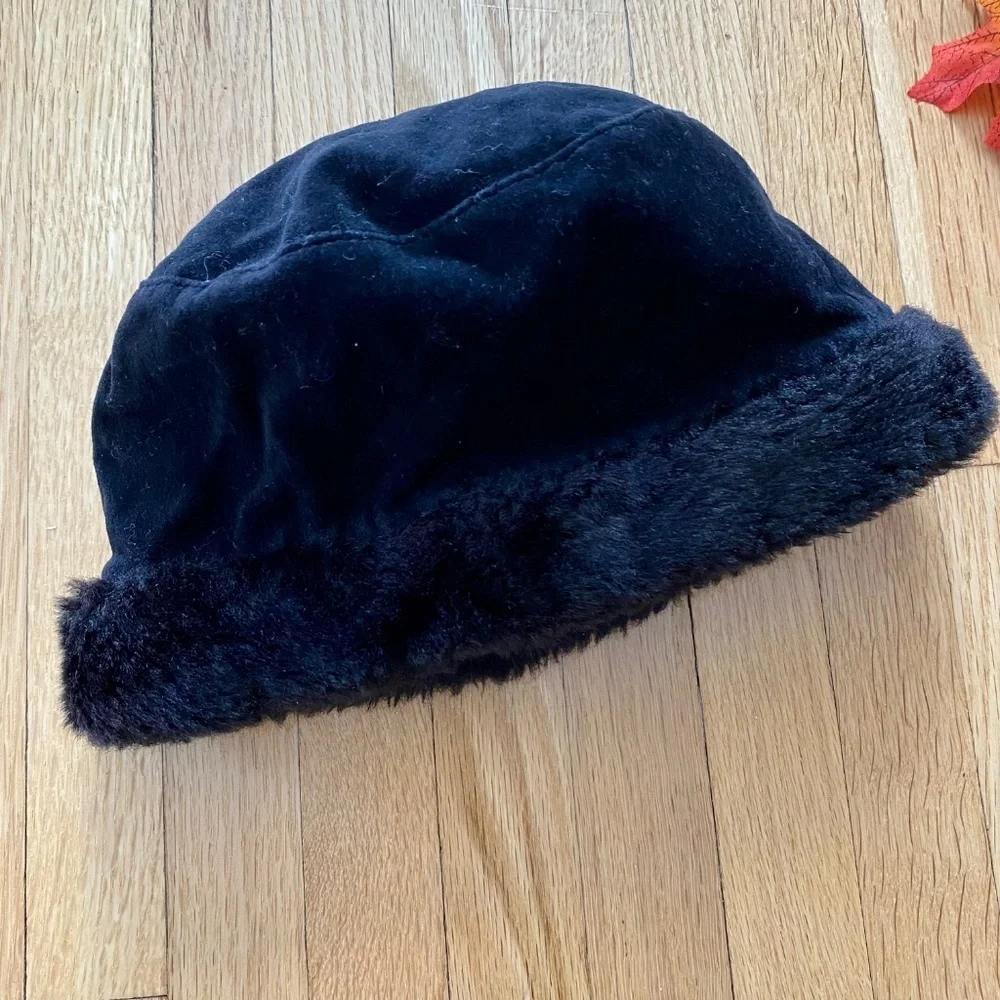 Gymboree Black Faux‎ Fur Trimmed Winter Hat – Kids Size S-M (3–4 Years)
